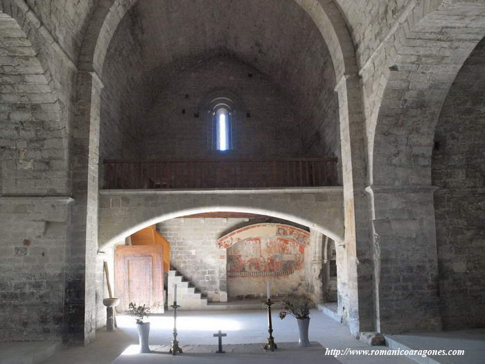 INTERIOR DE LA NAVE DESDE LA CABECERA